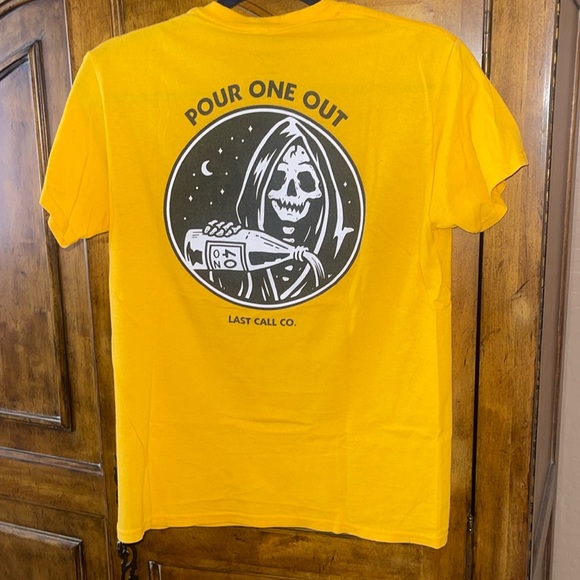 Last Call Co. T-shirt - Picture 2 of 3